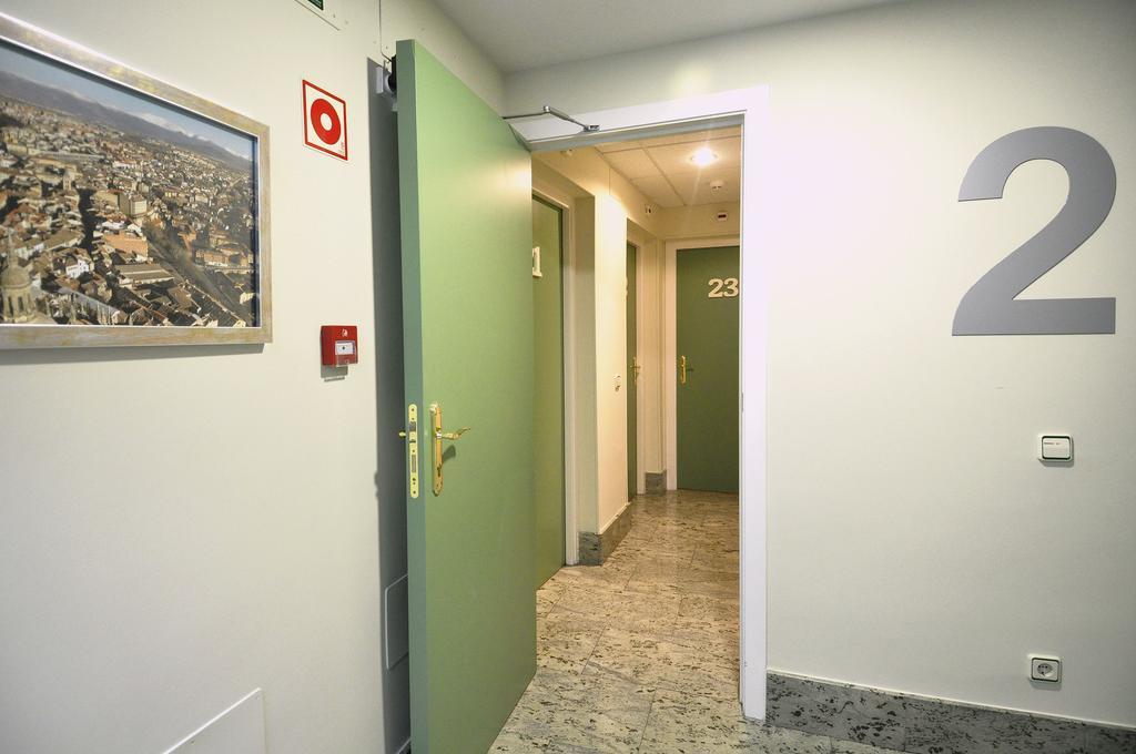Hotel Apartamentos Aralso Segovia Exterior photo